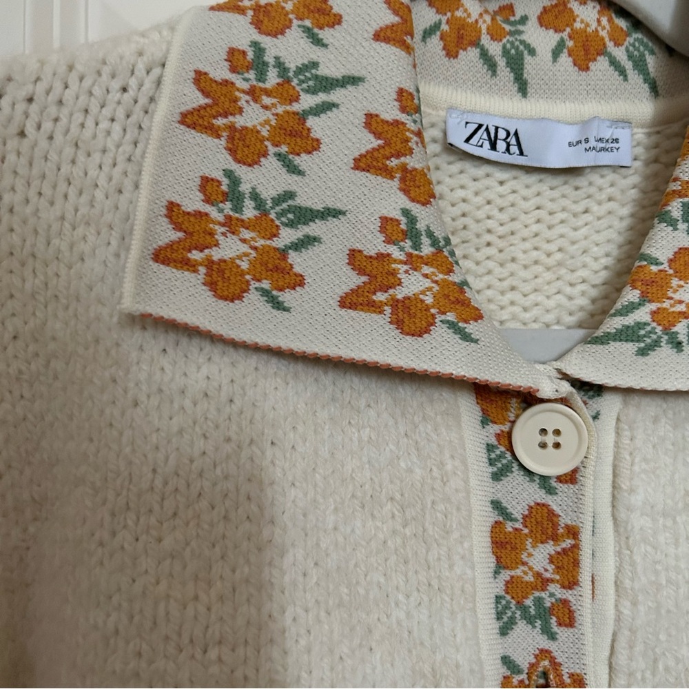 Zara Knit Floral Collared Sweater - Picture 5 of 6